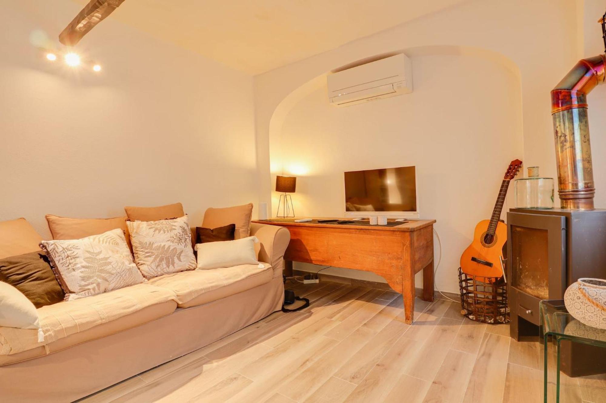 "La Petite Maisonnette" Au Calme, Proche Plage ม็องตง ภายนอก รูปภาพ